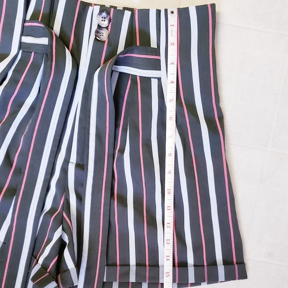Like new S Lumiere high rise shorts - Picture 4 of 10